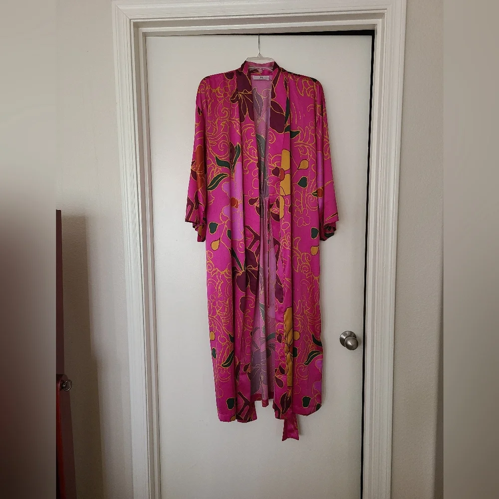 Natori Robe - Picture 2 of 6